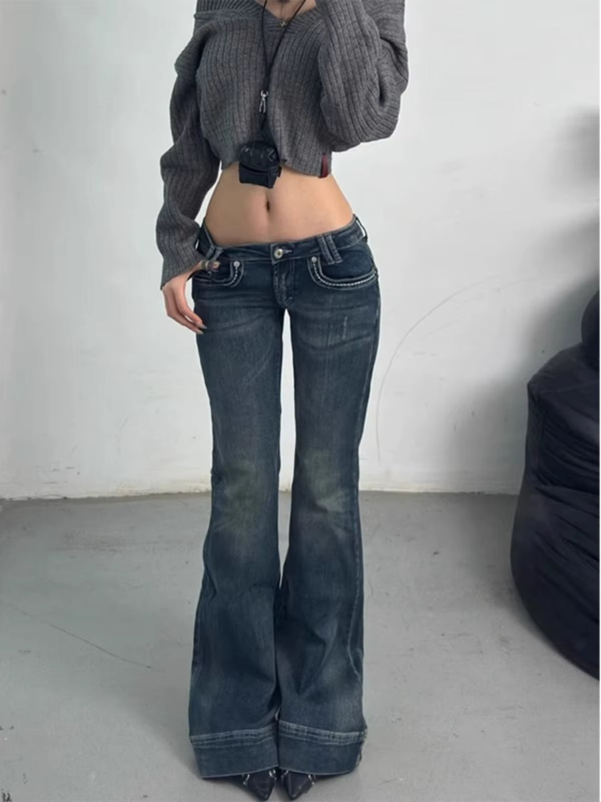 Trendiga Low-Waist Bootcut Jeans